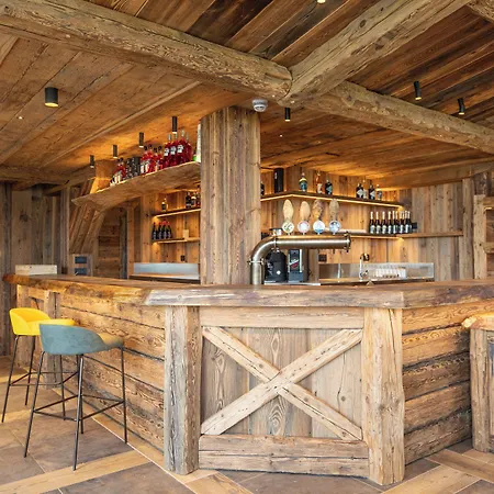 Avalanche - Alpine Boutique 3*