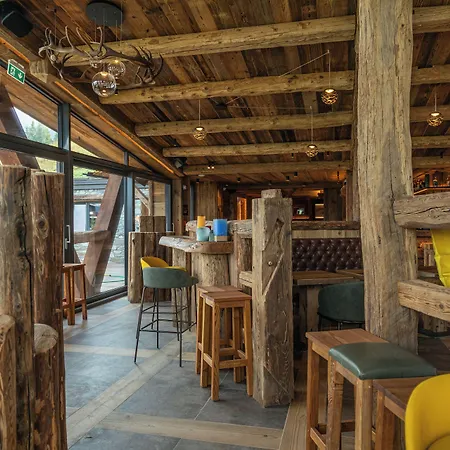 Avalanche - Alpine Boutique 3*